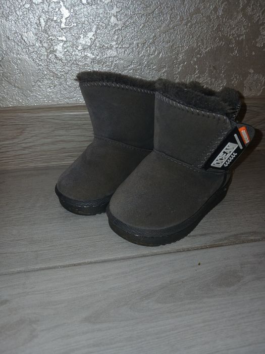 Дитячі уги в ідеальному стані 19 розмір