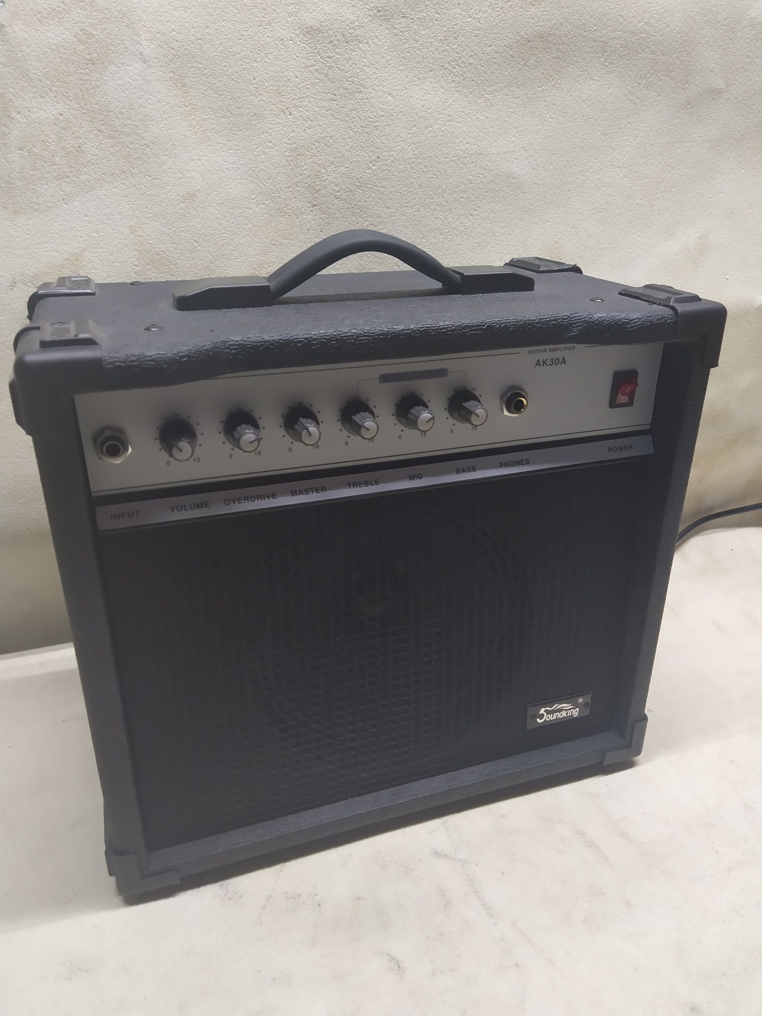 Wzmacniacz piecyk gitarowy Soundking AK30A 30W