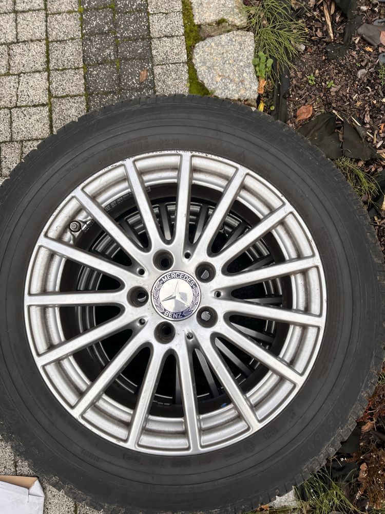 Felgi z oponami zimowymi Mercedes 205/60r16