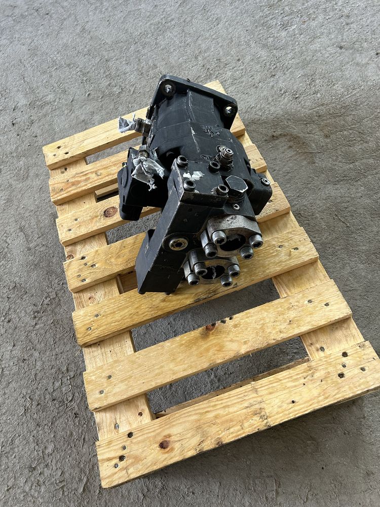 Silnik jazdy, hydromotor do koparki Cat 313C