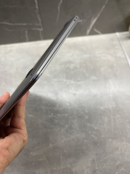 Macbook a2179 2020 року без материнки на запчастини