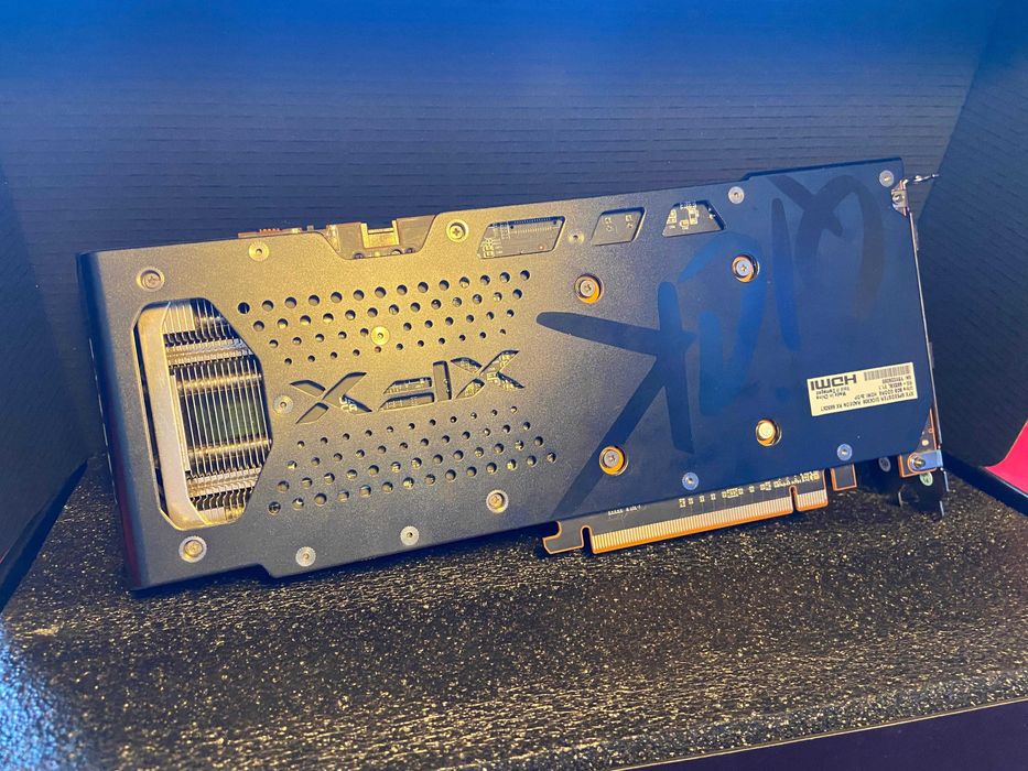 XFX RX6650XT 8GB comprei há 2 anos nunca deu problemas