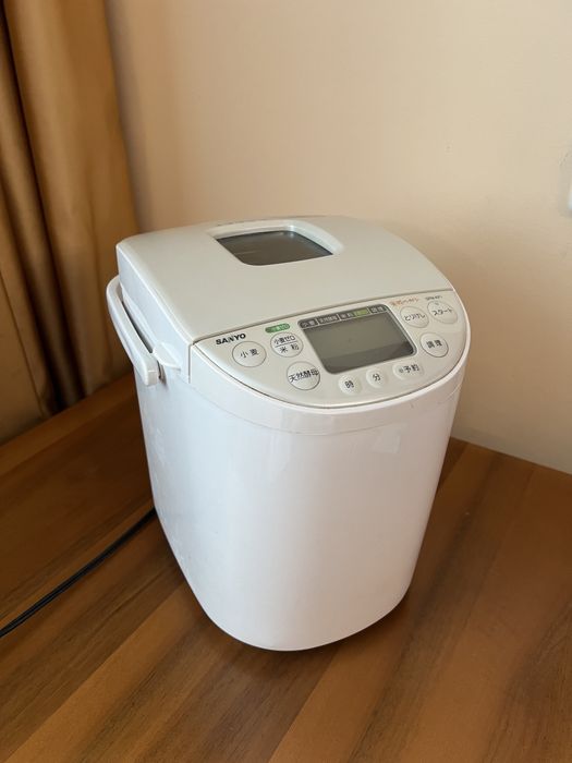 Хлібопічка Sanyo японська
