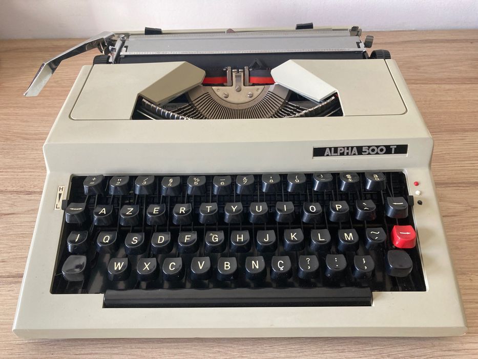 Máquina de Escrever   ***   Alpha  500  T