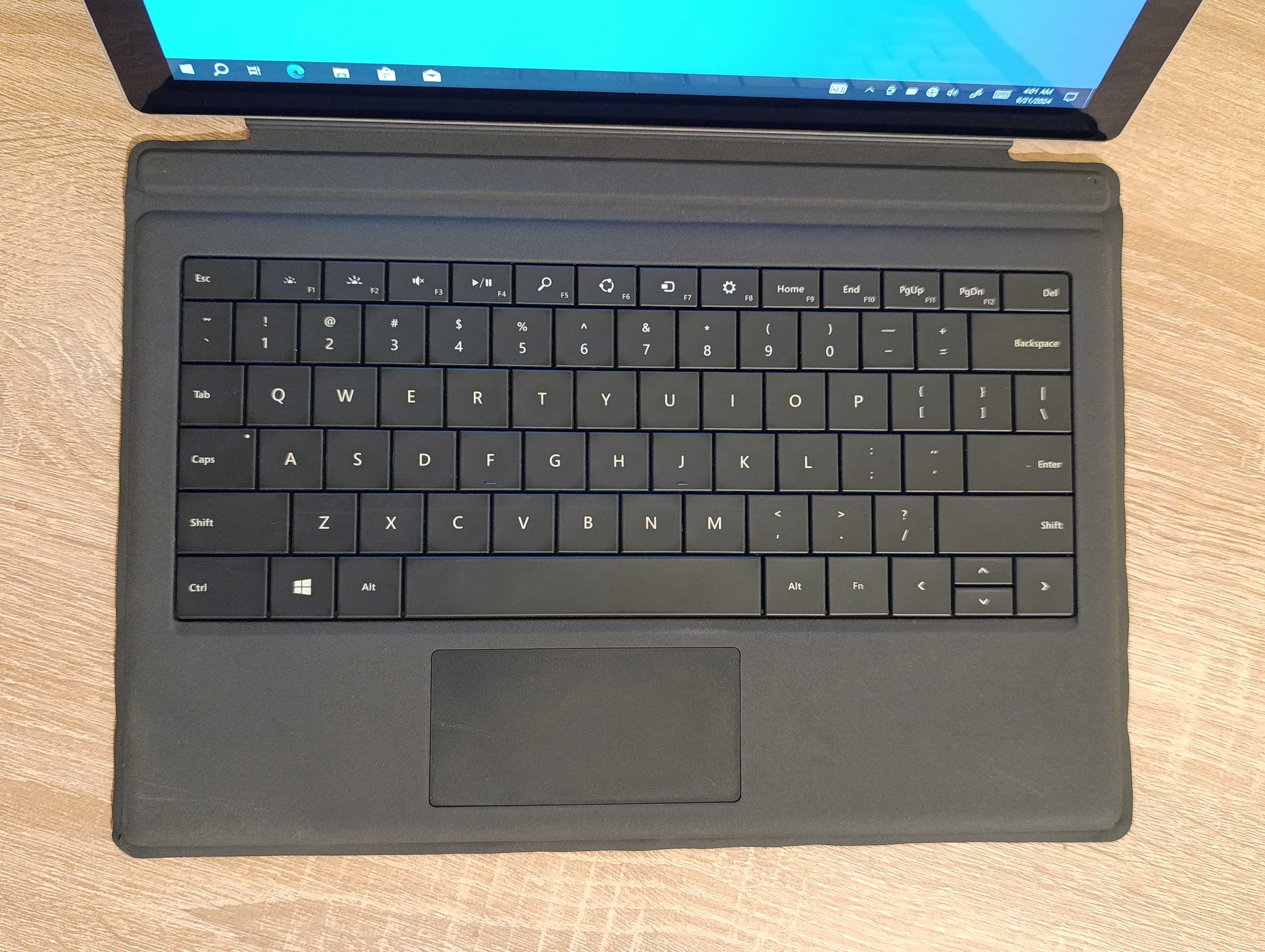 Microsoft Surface Pro 4 / i7-6650U /8 RAM / 256 SSD / QHD+ IPS 12.5"