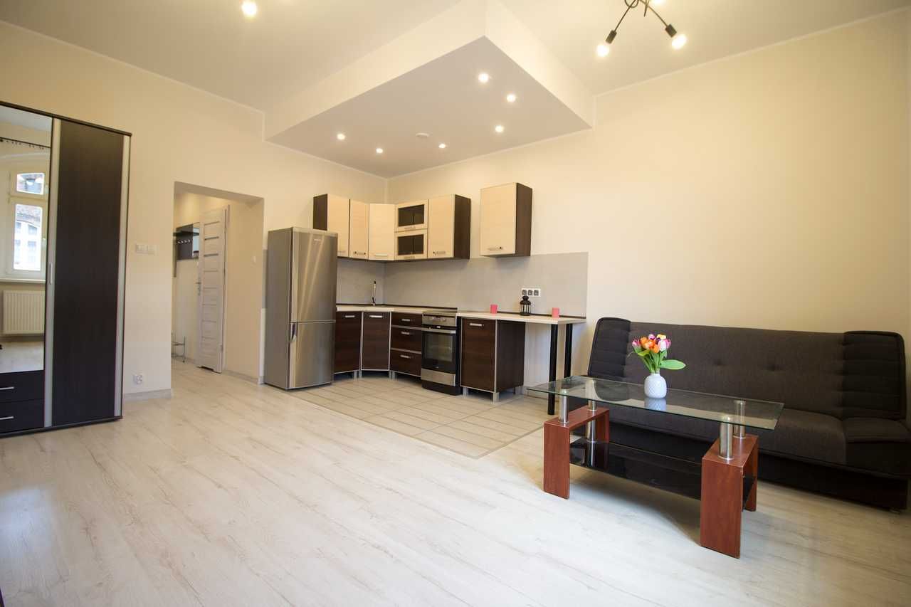 Dwa pokoje umeblowane , centrum , Polaka 48