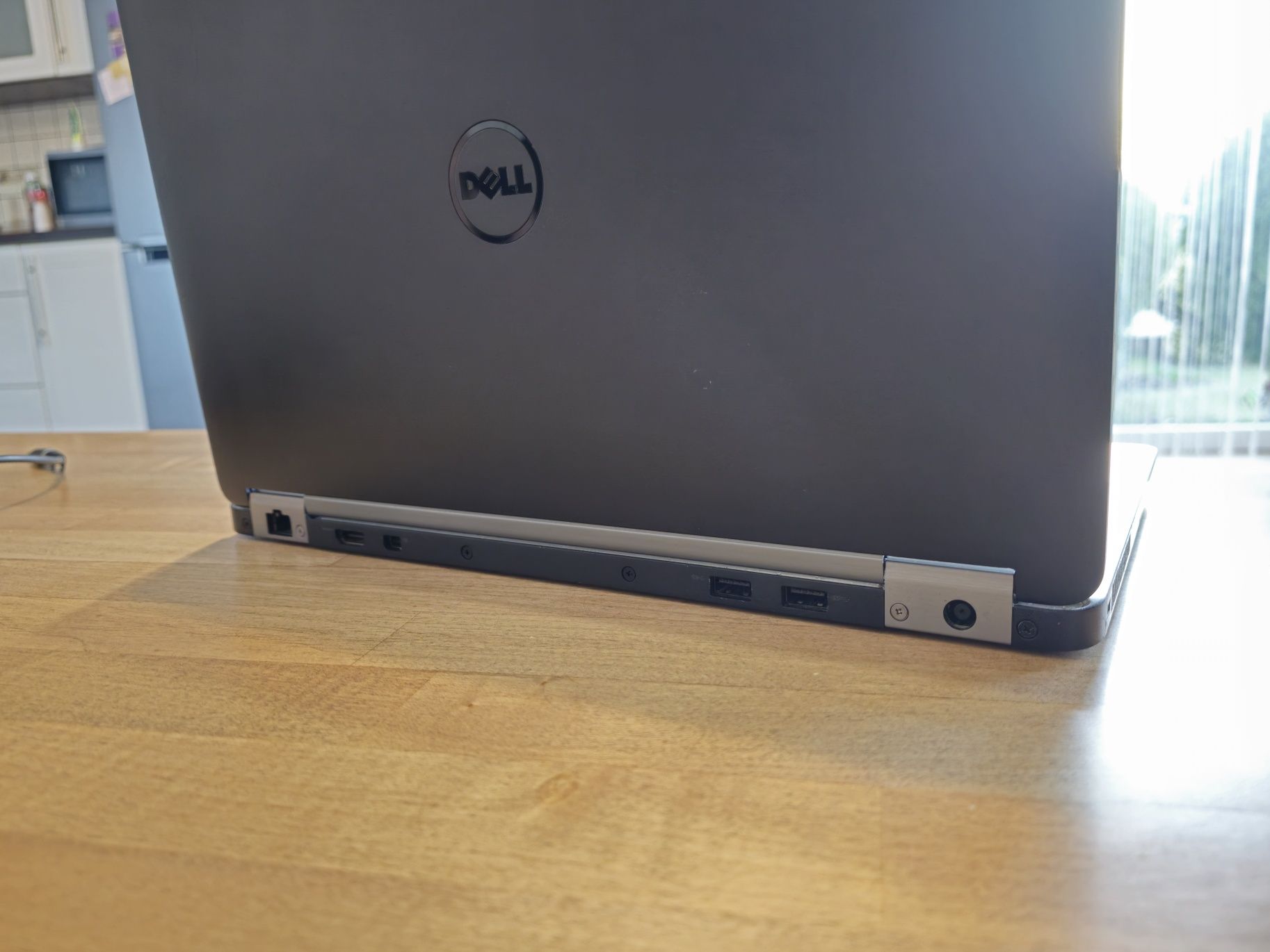 Dell E7470. i5-6200U. 265GB. 8GB ram.