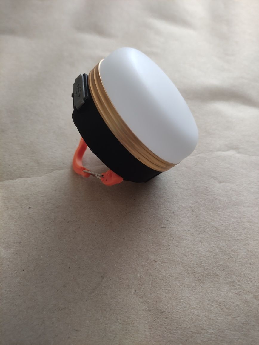 Светодиодная лампа с крючком на аккумуляторе с магнитом