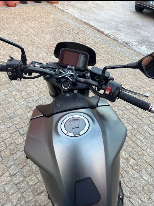 Honda Hornet 750  35 kW