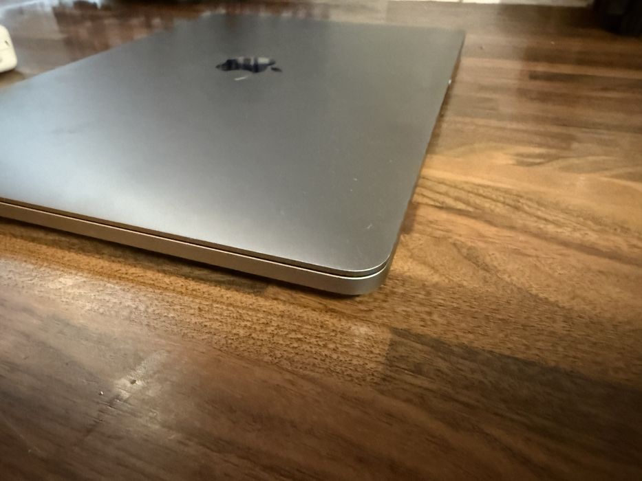 macbook pro 13 2020 rok 111 cykli jak nowy+ windows 11