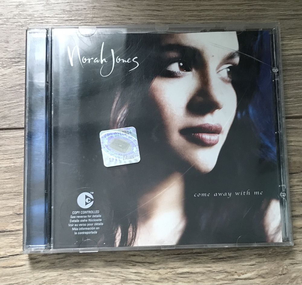 Norah Jones album CD