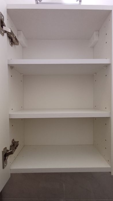 Szafka łazienkowa z lustrem