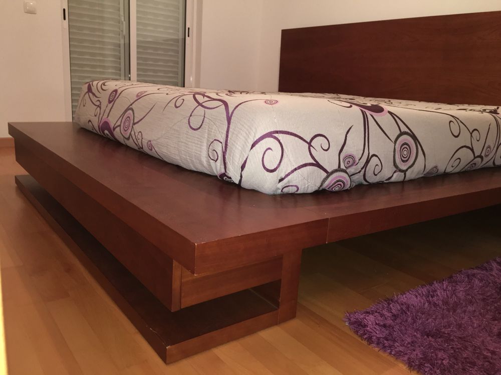 Cama moderna madeira maciça