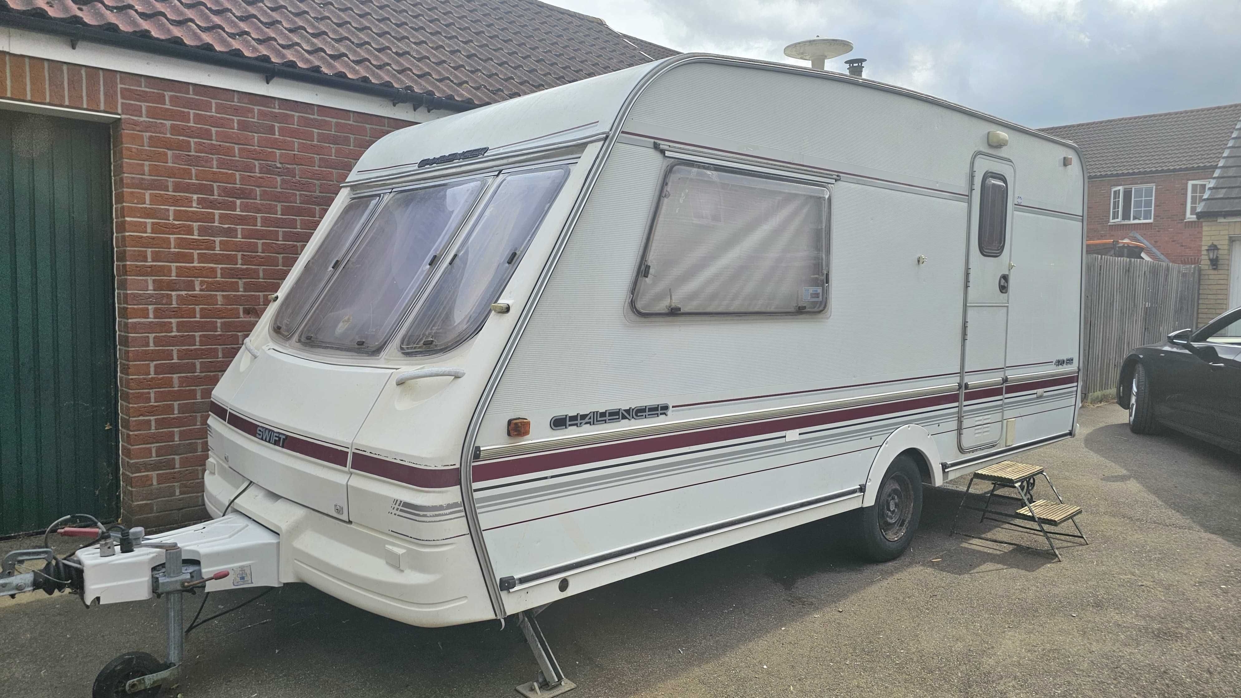 Zadbana i sucha Przyczepa kempingowa Swift Challenger 470SE 1998