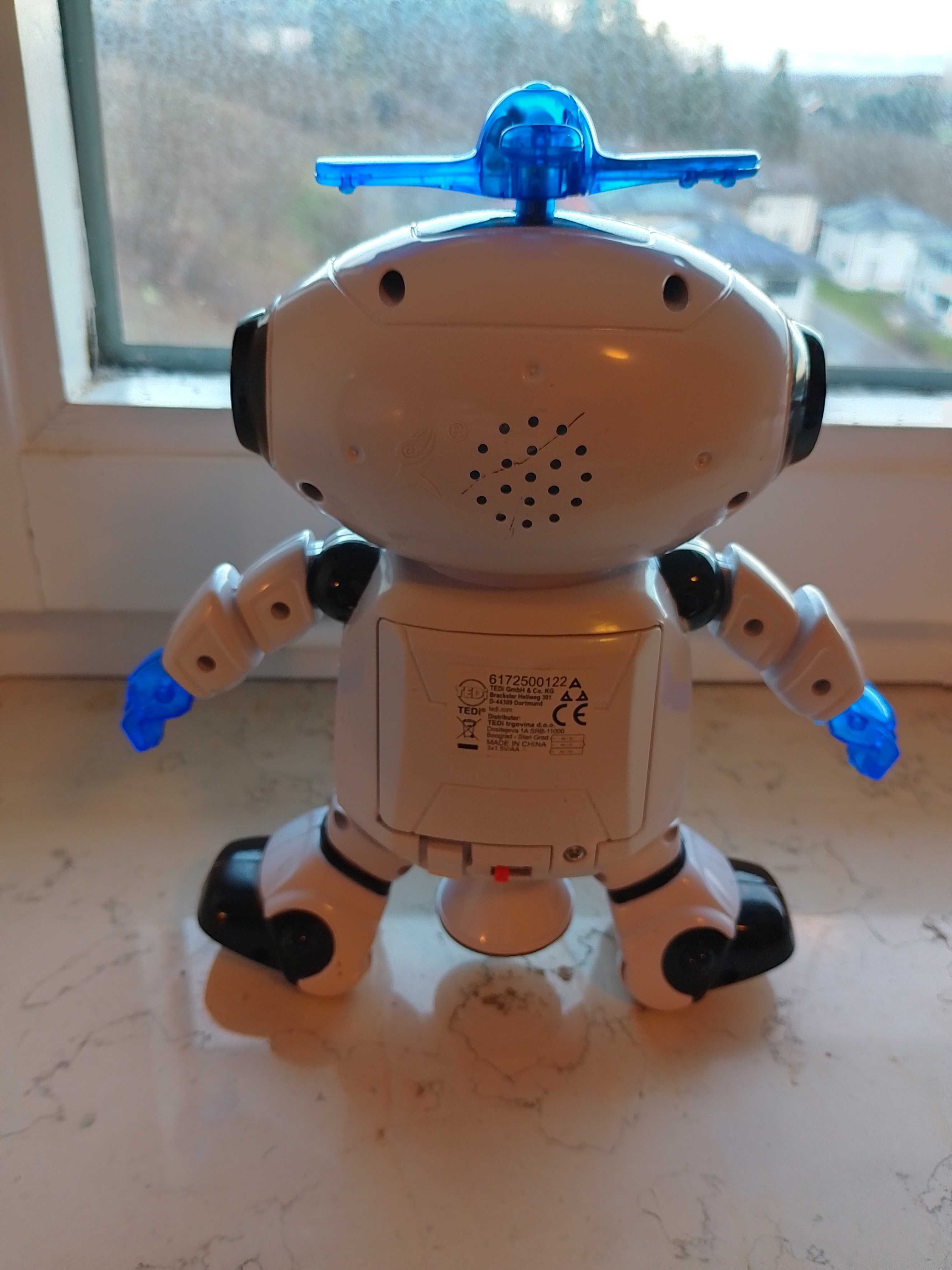 Музыкальный танцующий робот DANCING ROBOT (свет, из Германии
