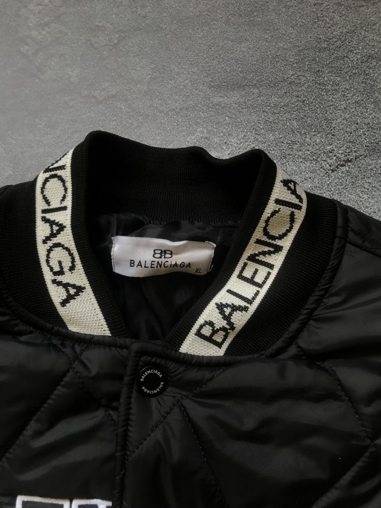 Бомбер Куртка Balenciaga