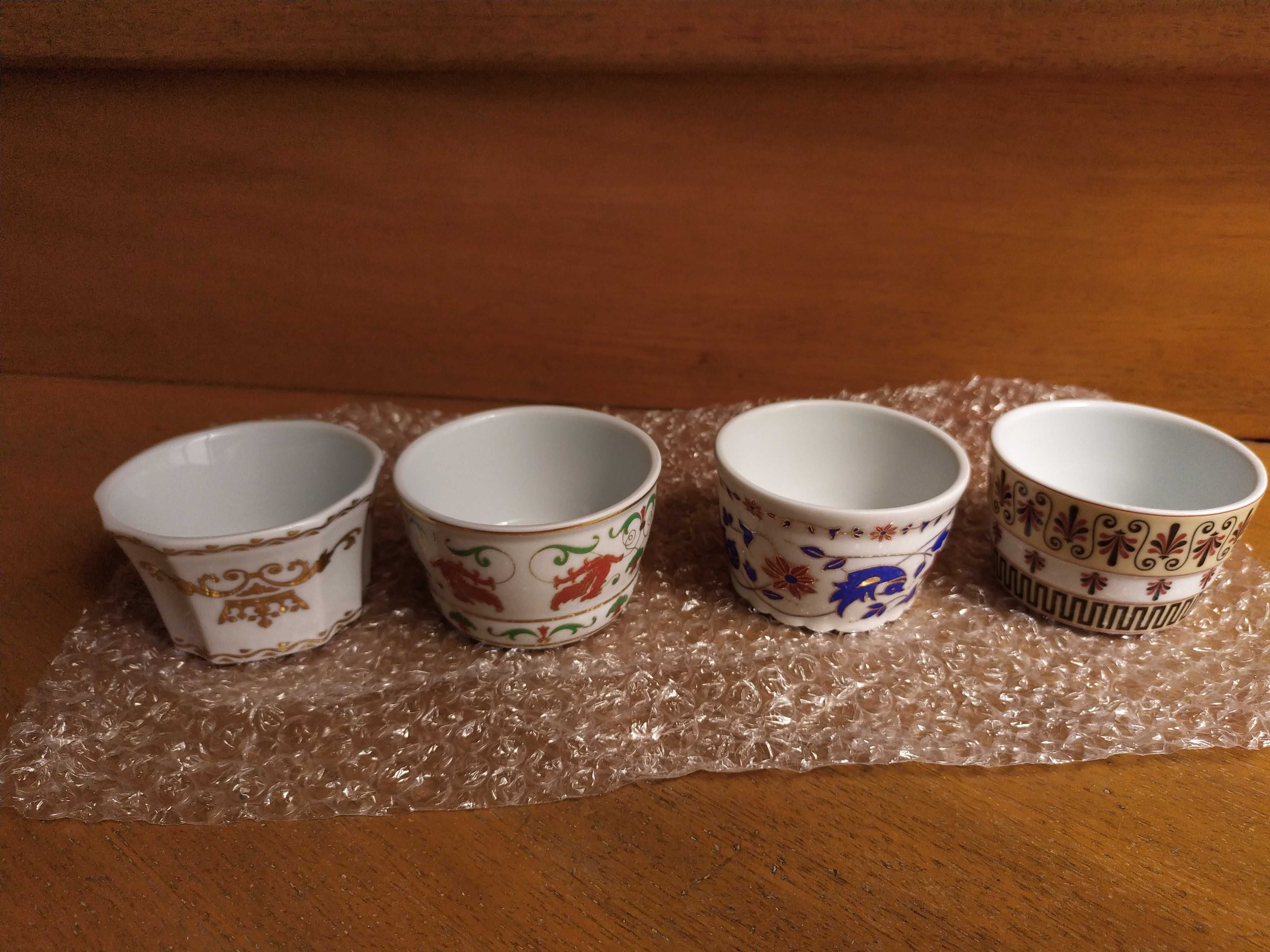 12 peças - Saleiros de Estilo - Conventual Porcelanas