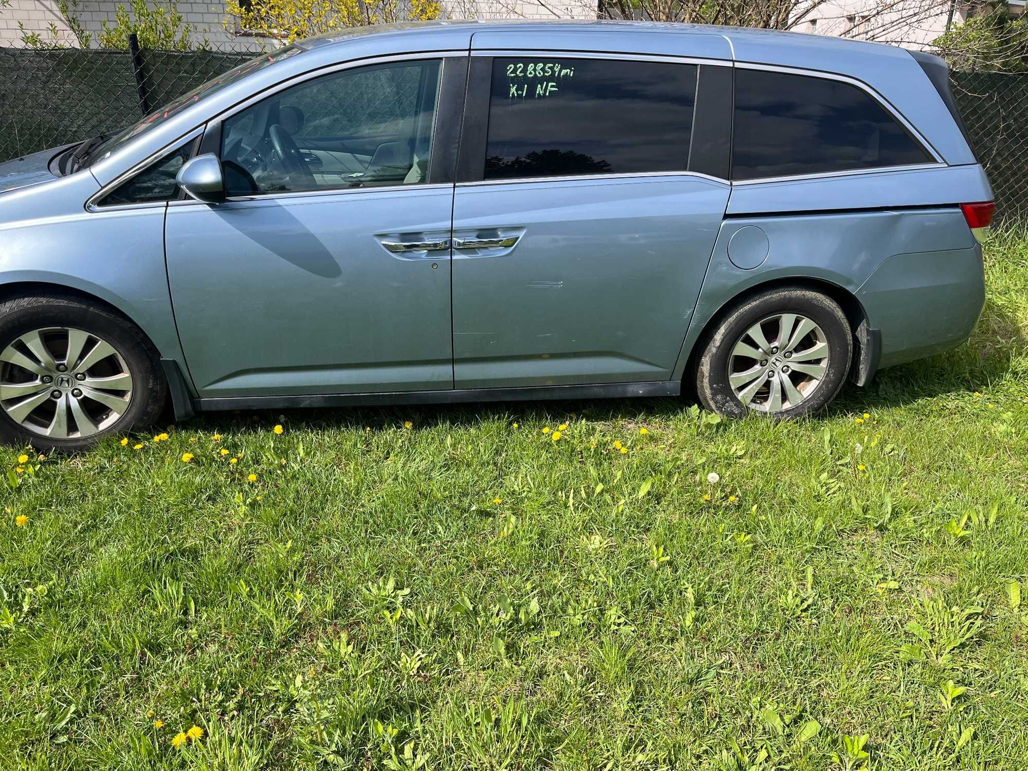 Honda Odyssey 14-17 Maska Atrapa Lampy Zderzak CZESCI