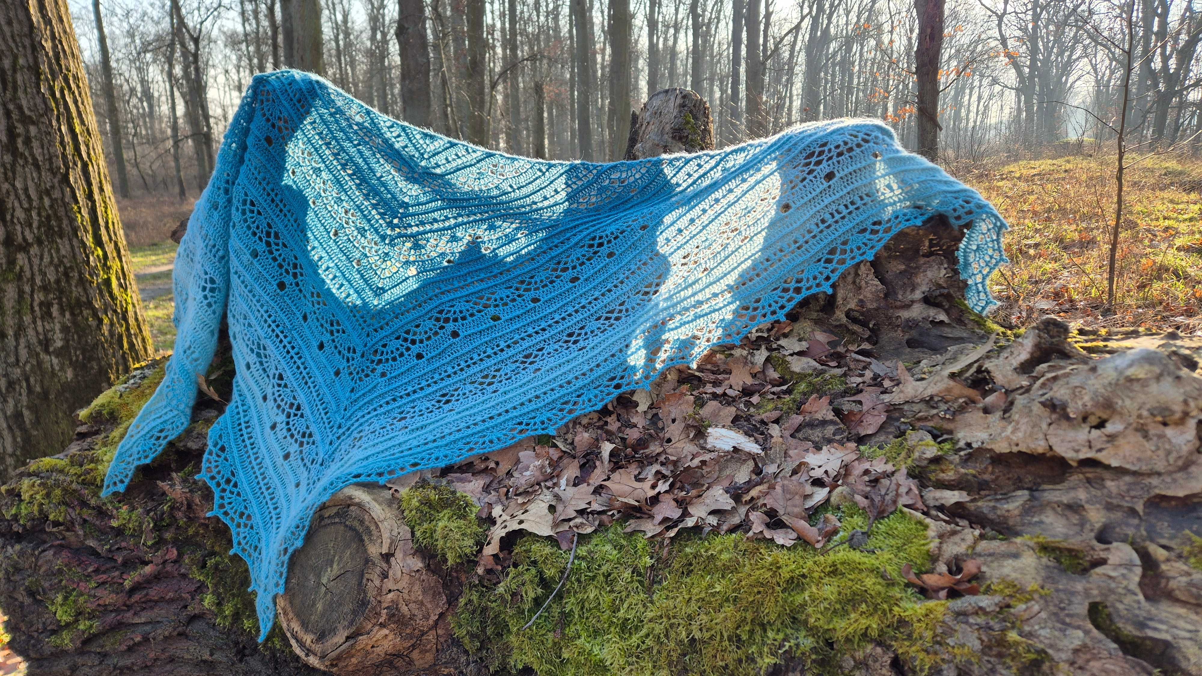 Szmaragdowo-morska chusta na szydełku. Handmade. Ombre. 215/145/90