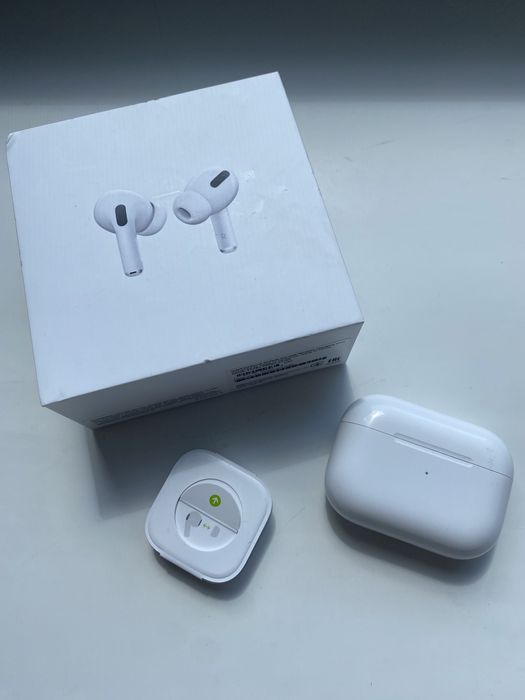 Навушники AirPods Pro
