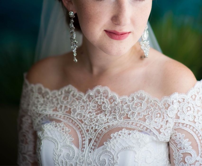 Весільна сукня кольору айворі