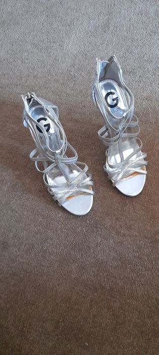 Sapatos e Sandálias