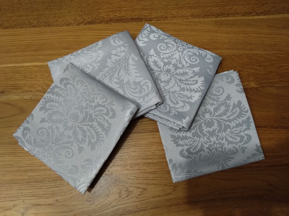 Serwetki materiałowe srebrne 4 szt.