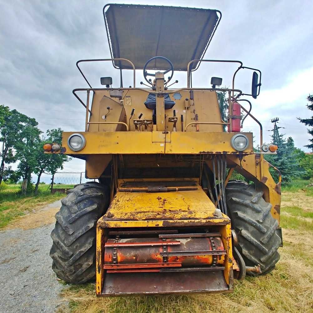 Kombajn zbożowy FMŻ 1985r. Bizon Z056 wózek heder stół do rzepaku ZO56