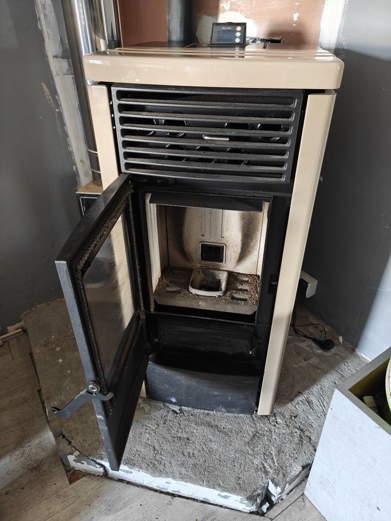 Kominek na pellet Ravelli RC70
