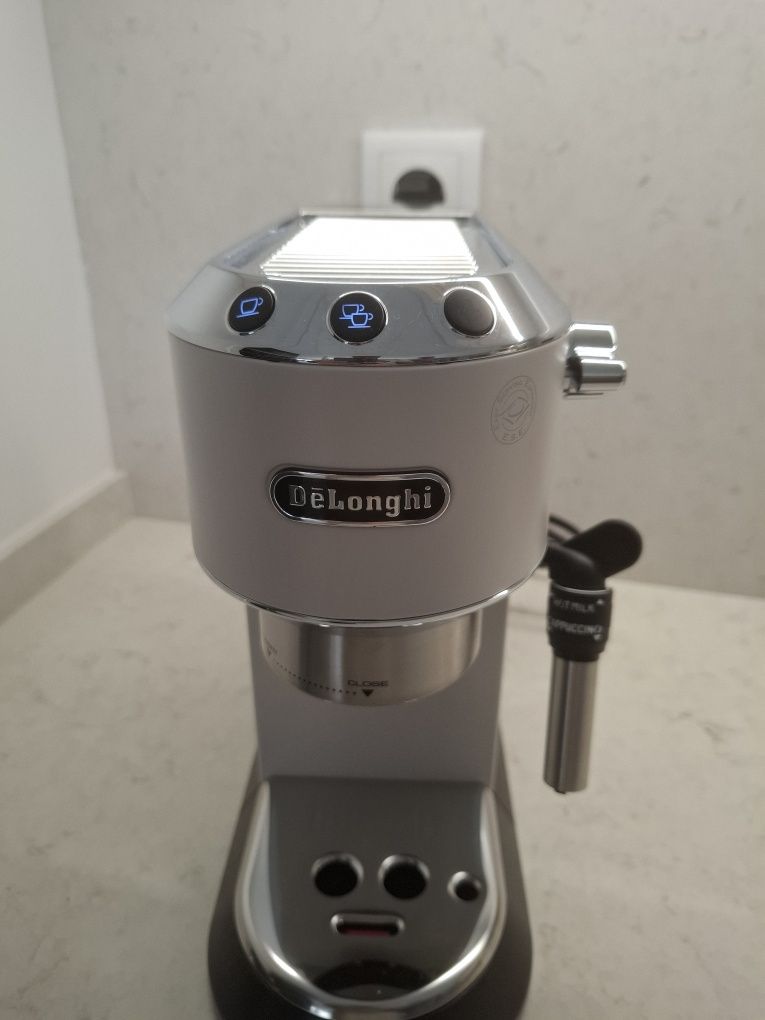 Delonghi Dedica Branca