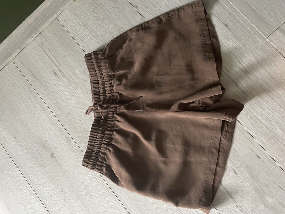 Brązowe spodenki szorty reserved s