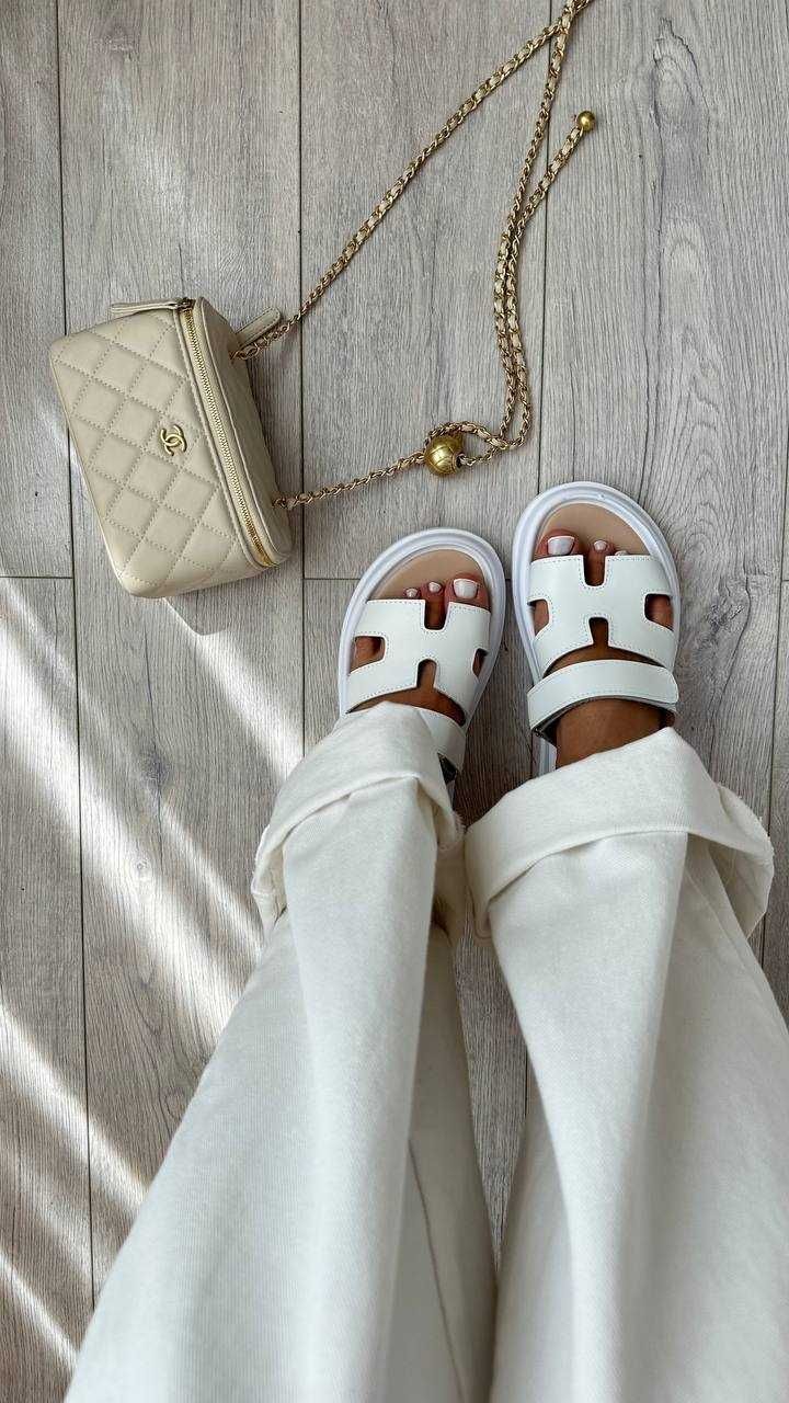 Шльопки жіночі натуральні (36–41) в стилі Hermes білі | шлепанцы