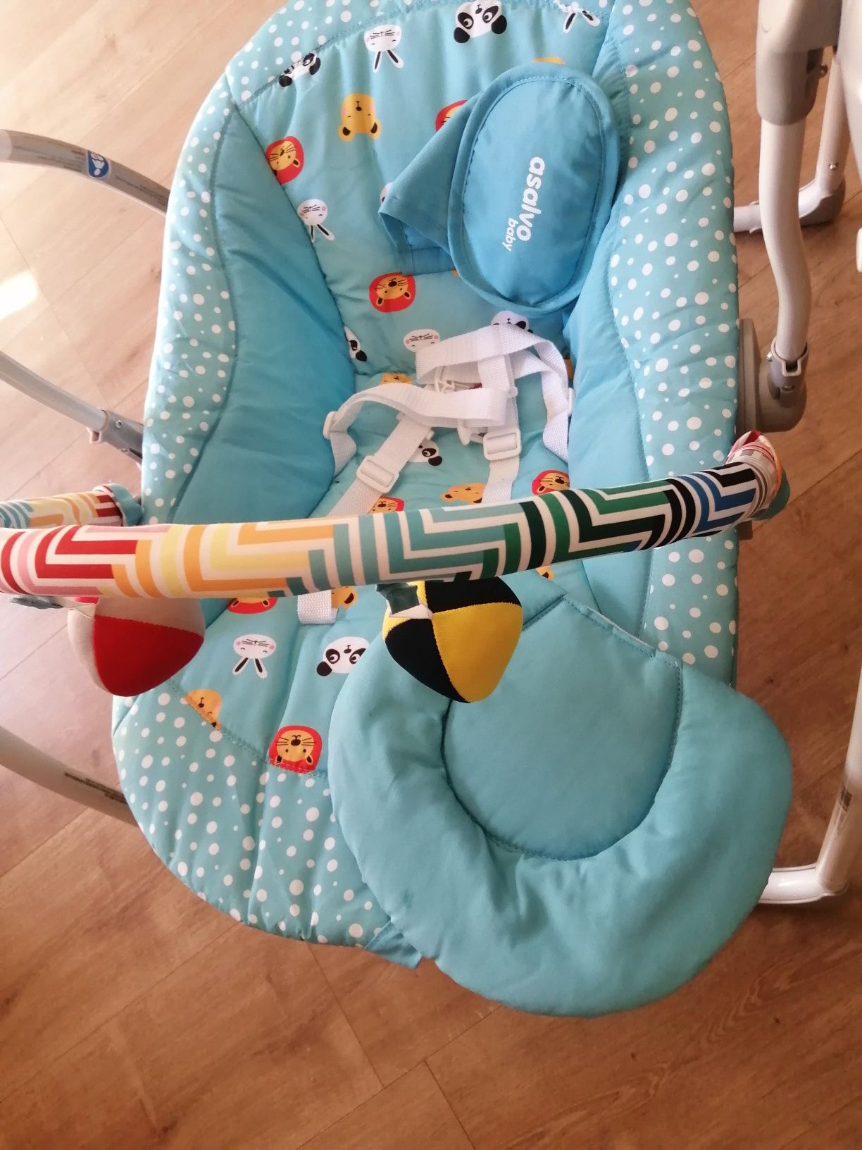 Cadeira para bebe de balouco com musica