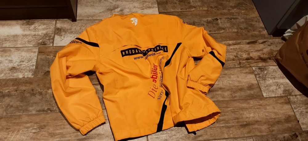 Kurtka Nike 13 - 14 lat dla dziecka na wiosnę wiosenna kurteczka