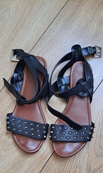 Sandały damskie ALDO w rozmiarze 36, czarne z ćwiekami, skóra.