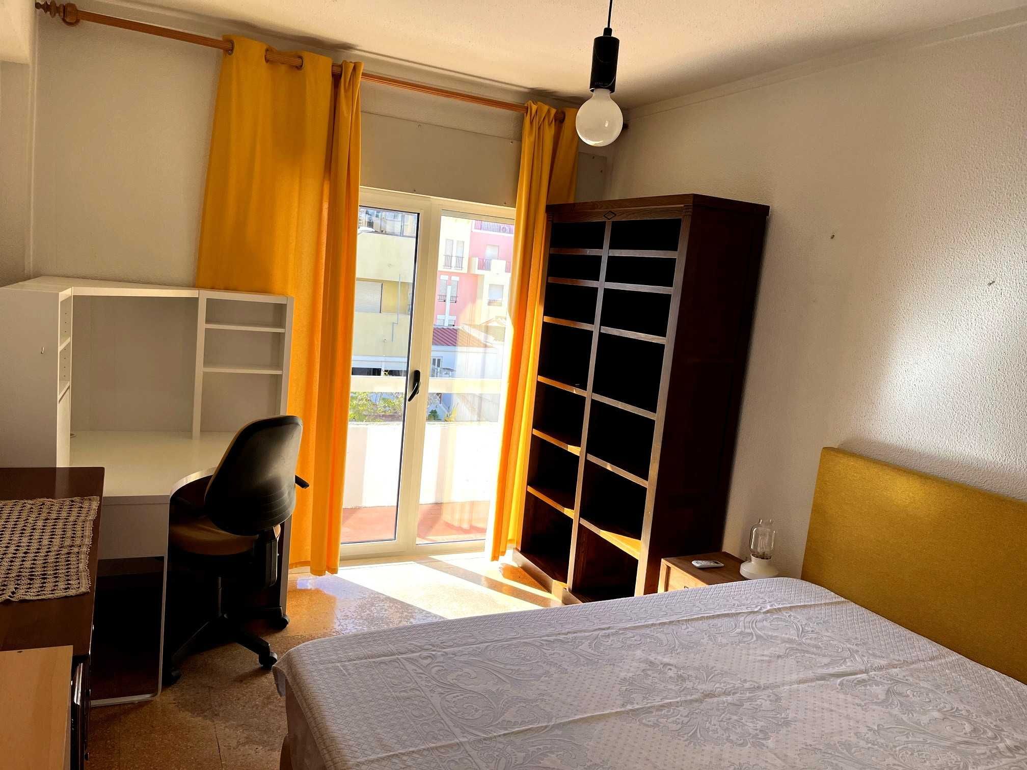 T4 renovado no centro de Faro – 124 m², 1.º andar com elevador