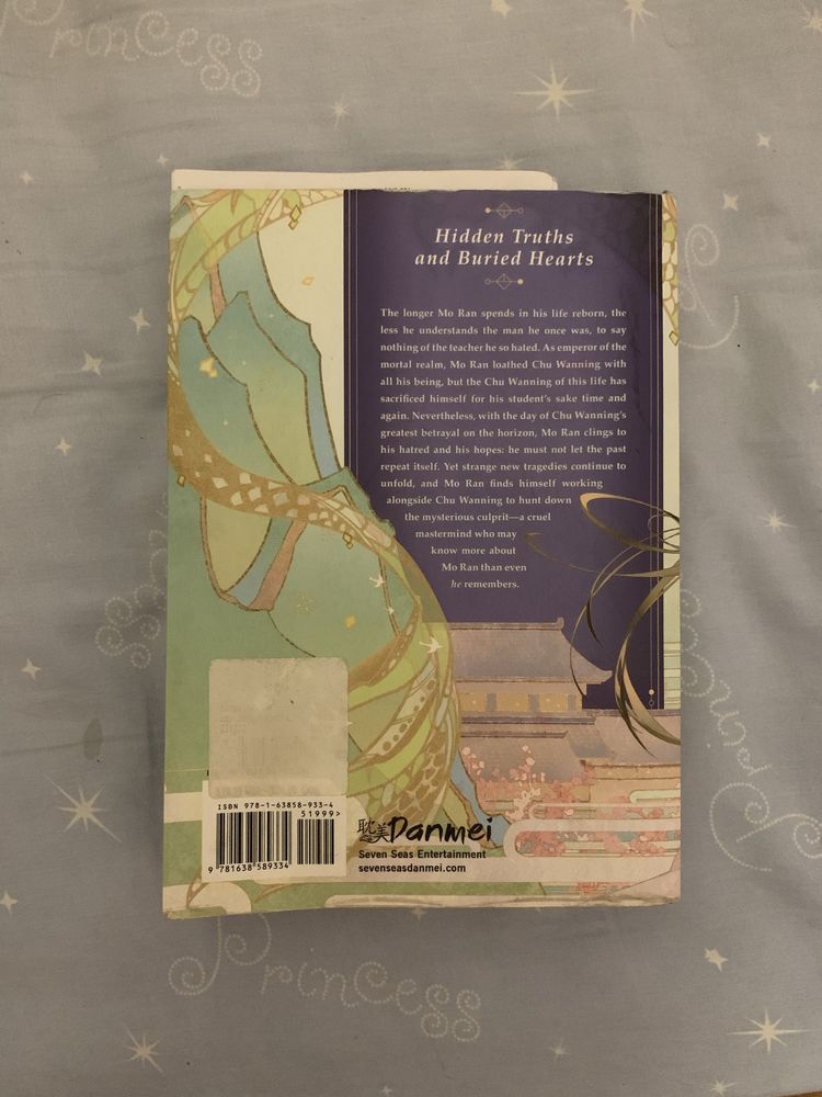 Livro em ingles “husky and his white cat shizun”