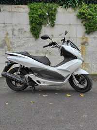 Scooter Honda PCX 125 - Menos de 11000 km - Scooter nos Açores