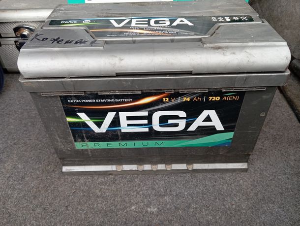 Аккумулятор автомобільний Vega 12v 74ah 720a