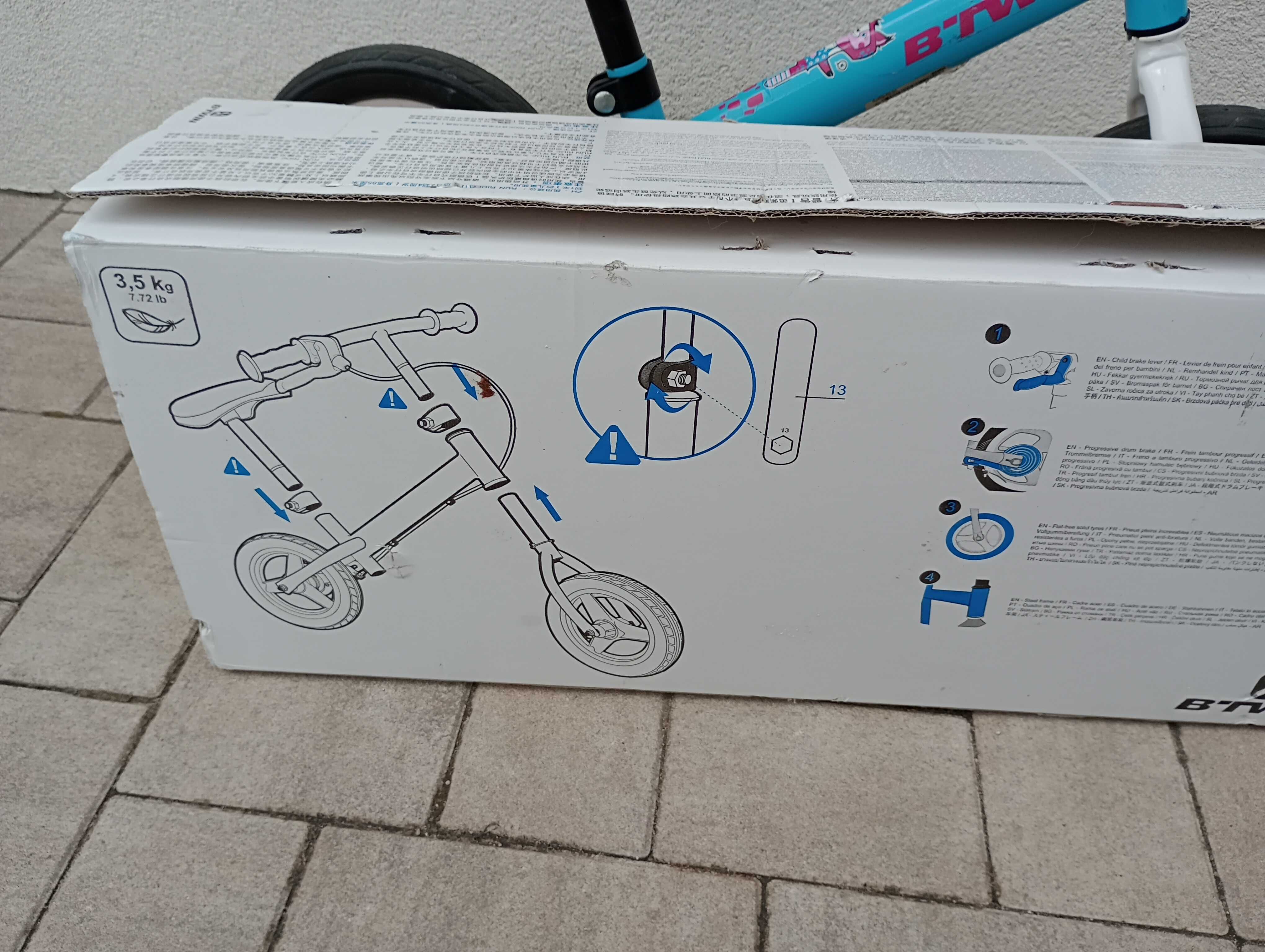 Rowerek biegowy "10 B-Twin RunRide 500" dla dziecka 2-4 lata z kaskiem