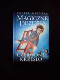 Magiczne Drzewo czerwone krzesło