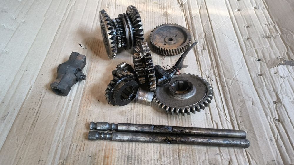 Продам запчастини т 25