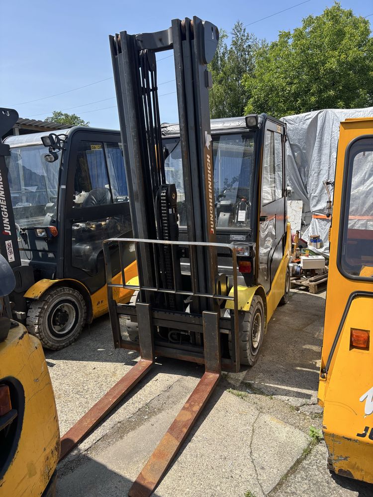 Wózek widłowy Jungheinrich TFG 425 triplex, wolny skok, przesuw boczny