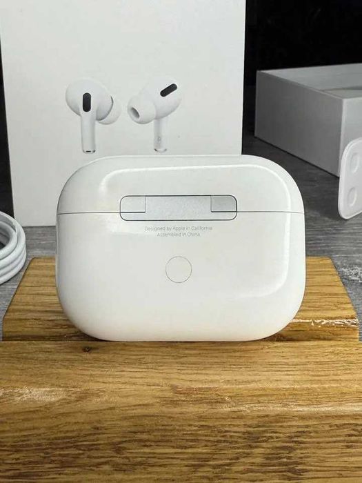 Навушники Apple AirPods Pro (1 gen) MagSafe Case. Ідеал.  Комплект