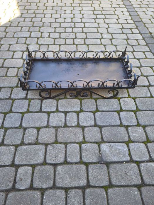 Stojak na znicze, podstawka