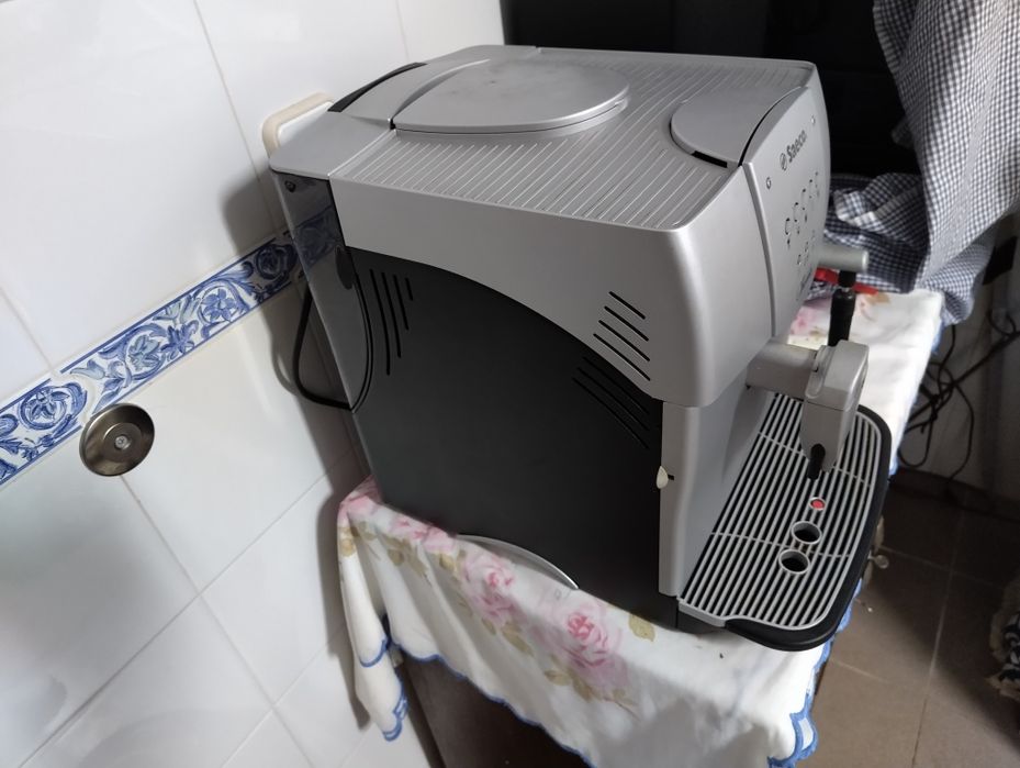 Máquina de café Saeco Incanto automática
