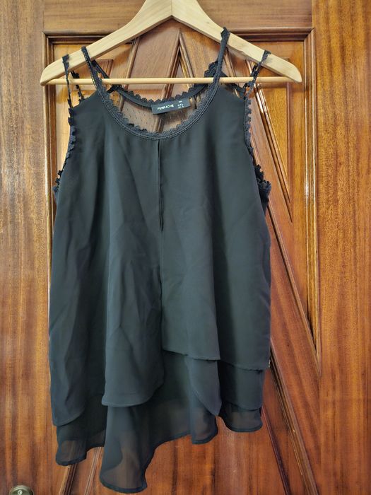 Top preto com renda Ferrache