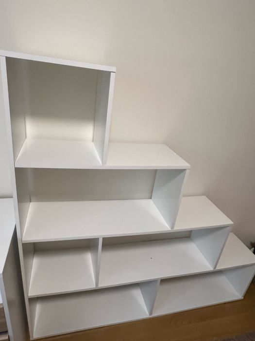 Movel com prateleiras branco brilhante