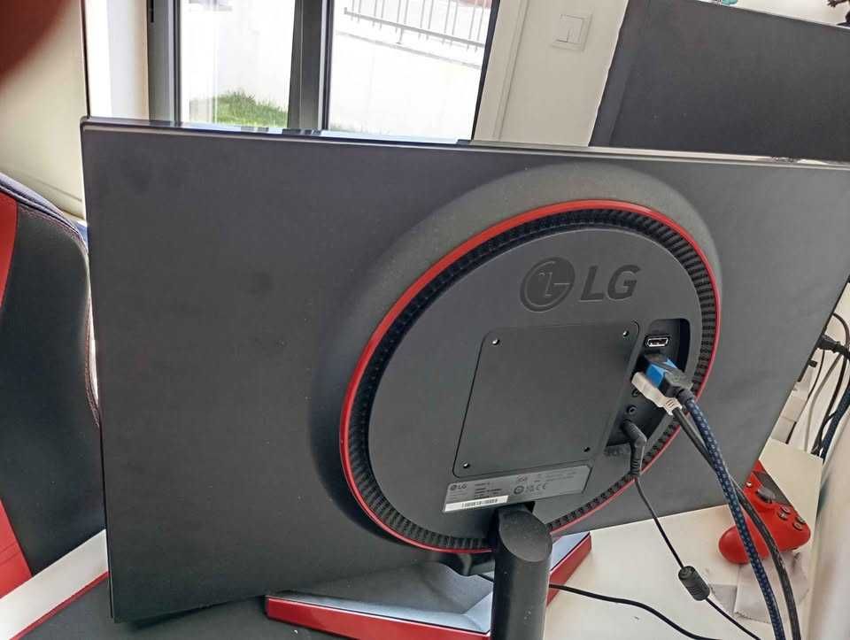 Monitor Gaming LG 24GL600F-B (24'' - 1 ms - 144 Hz - FreeSync)