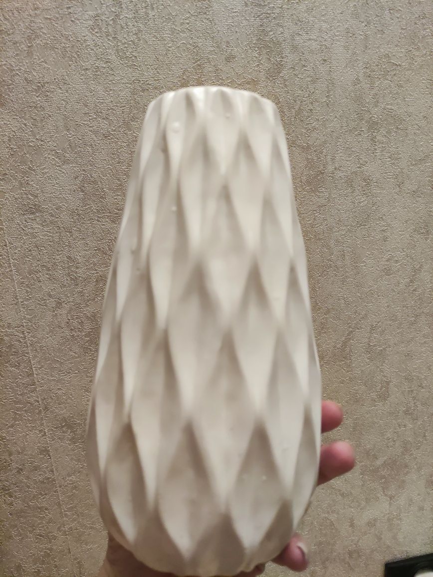 Biały wazon 20 cm